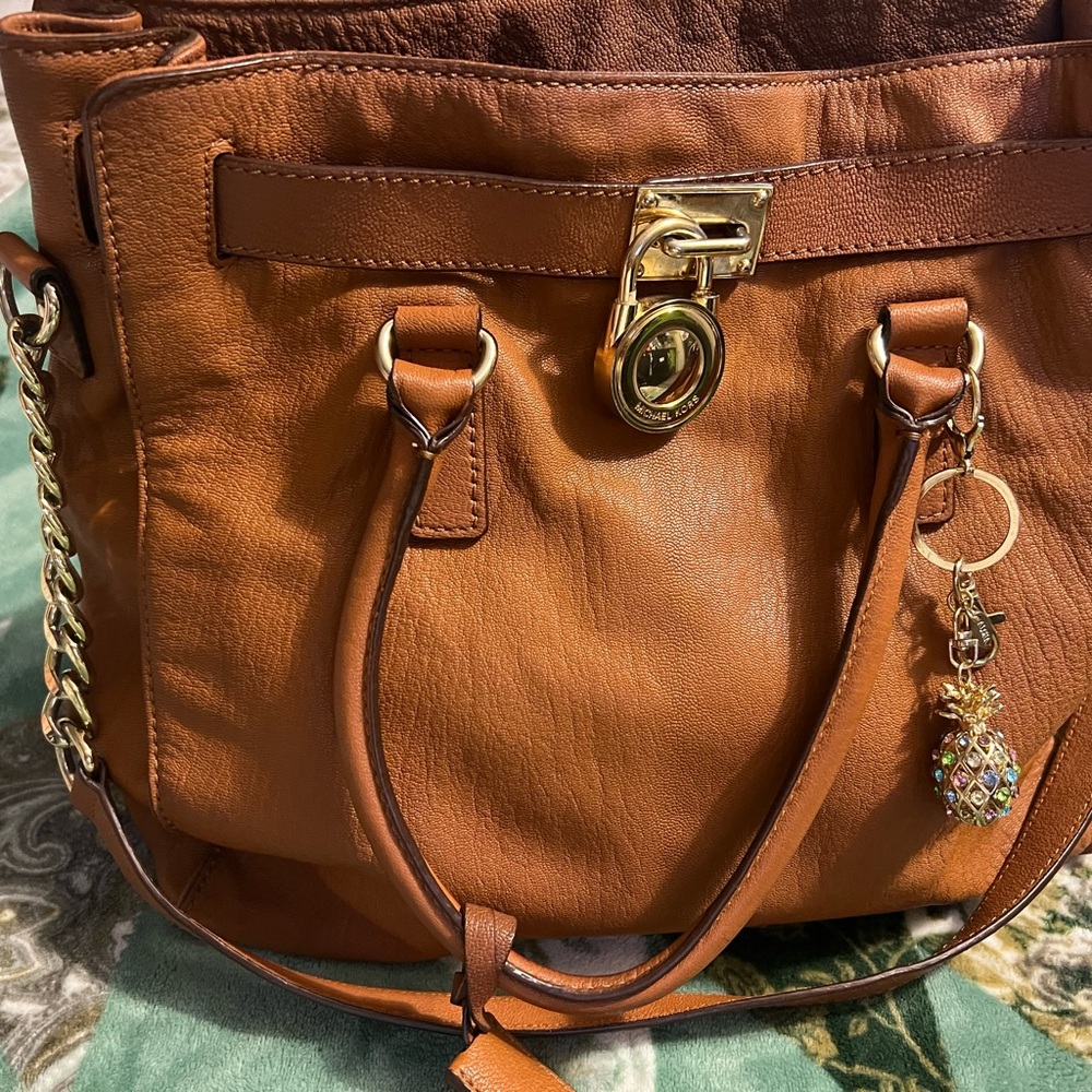 MICHAEL Michael Kors Tan Leather Shoulder Bag with Gold Accents
